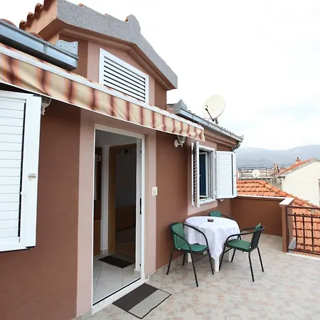 Jure Apartmán *