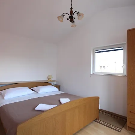 Jure Apartmán *